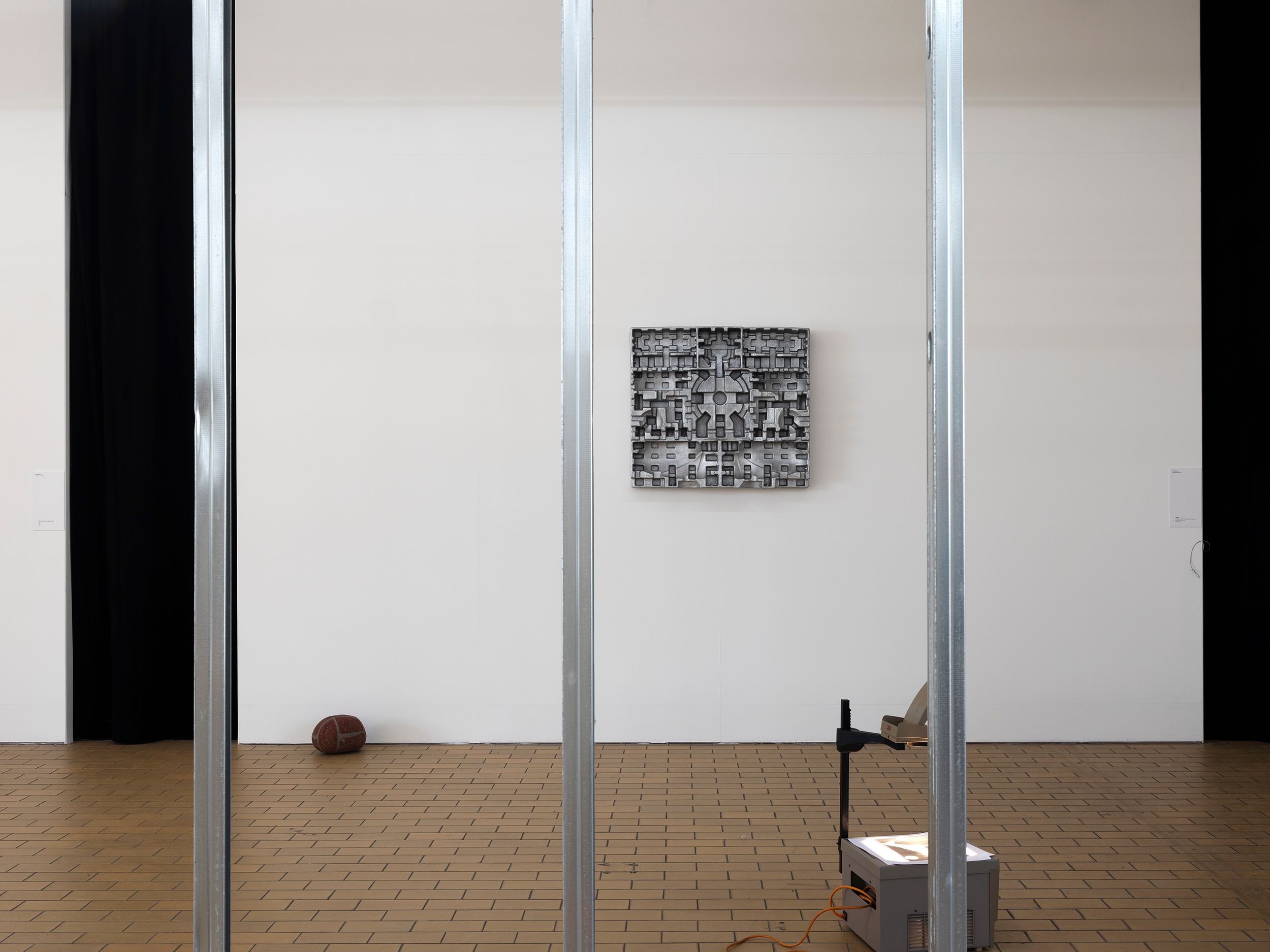 What's in an artwork. Exhibition view, Maarten Vanden Eynde, Philip Metten. Photo by Dani Gherca