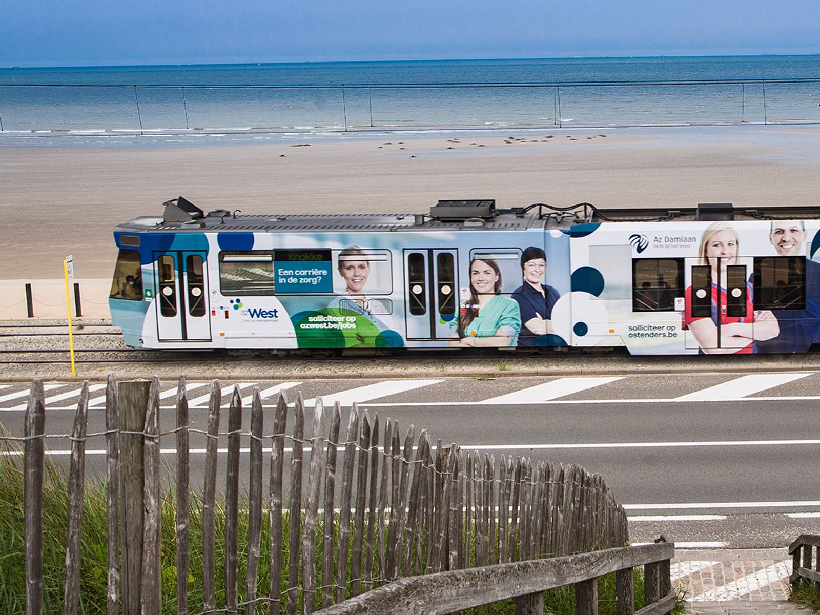 Kusttram Full wrap AZ zeno