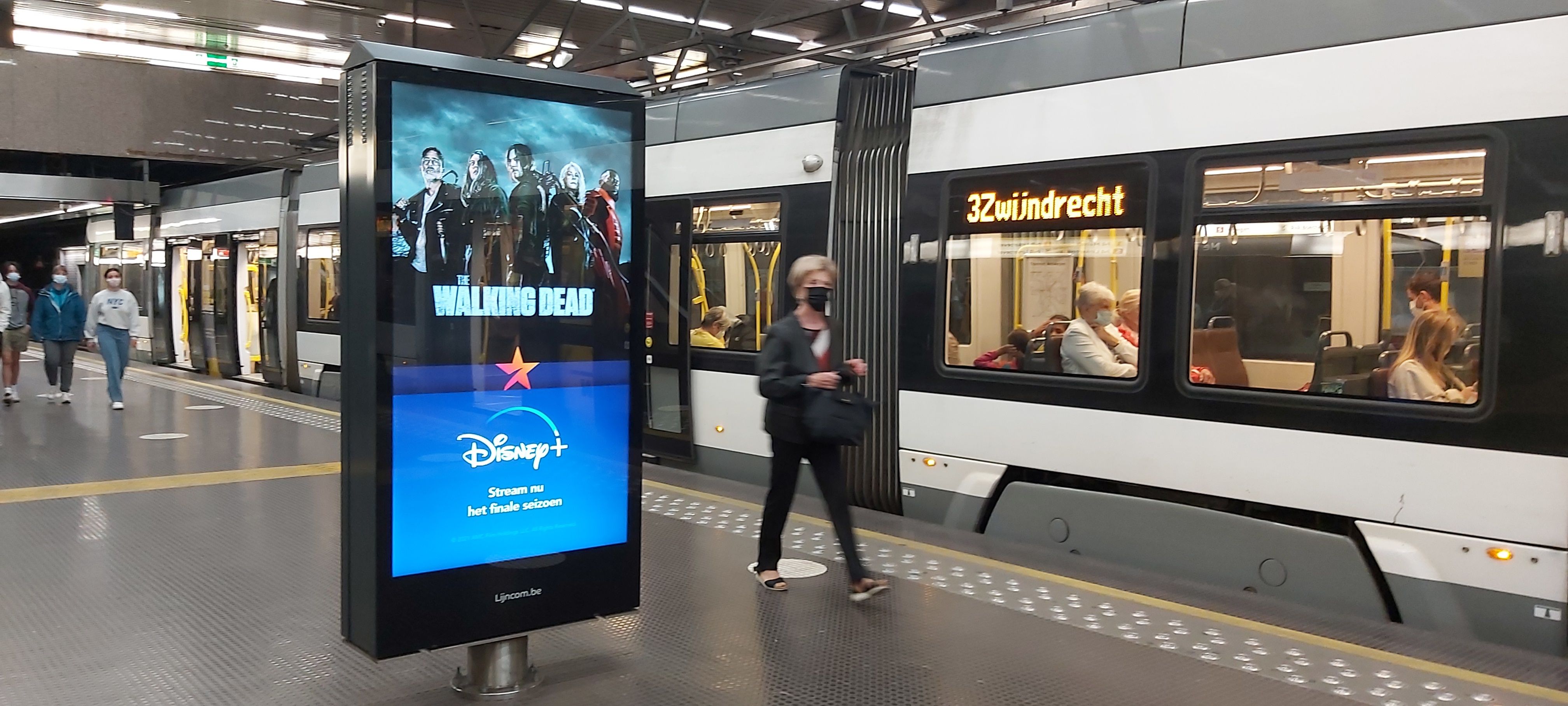 DOOH - Disney +