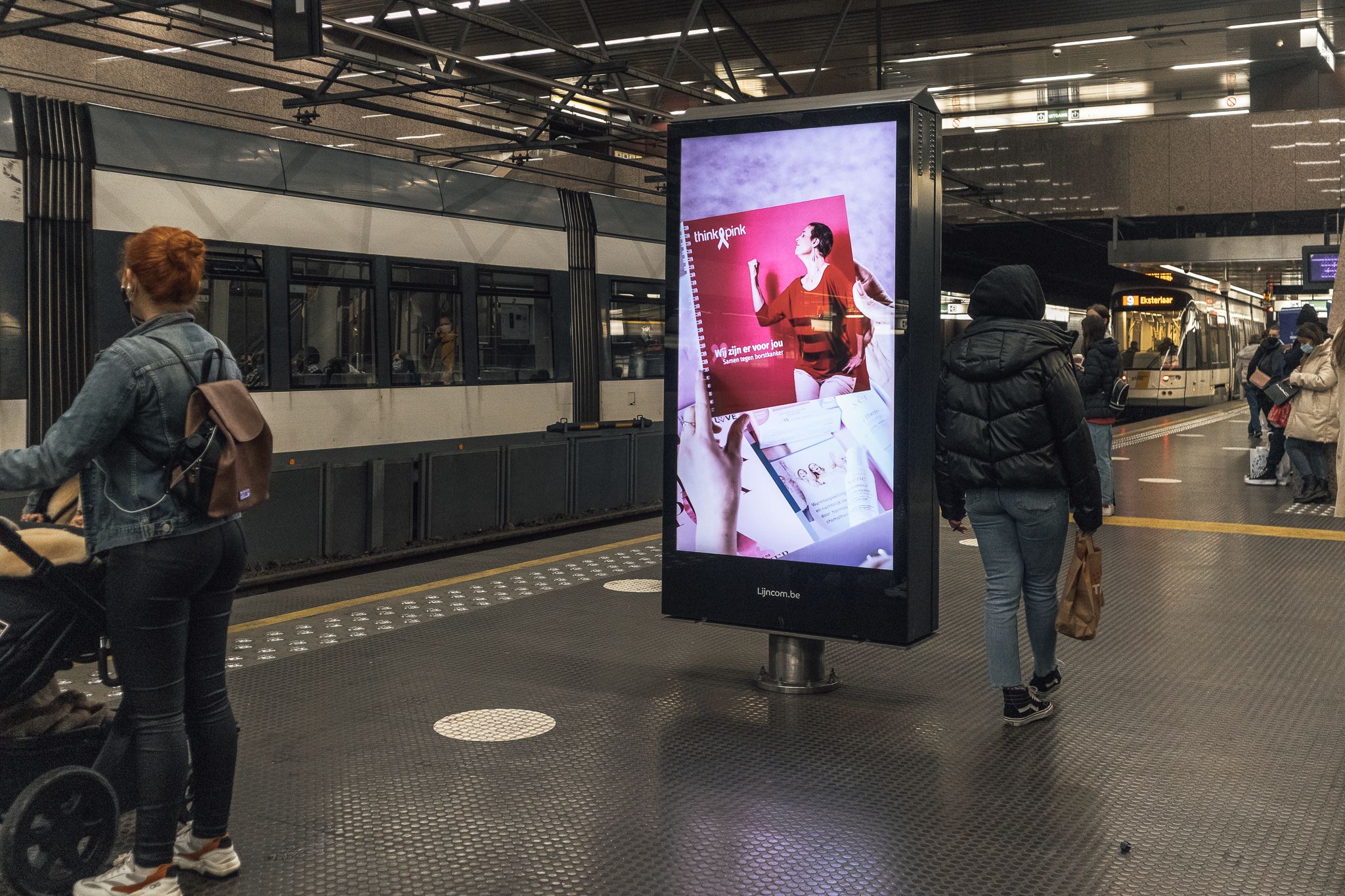 DOOH - Think Pink