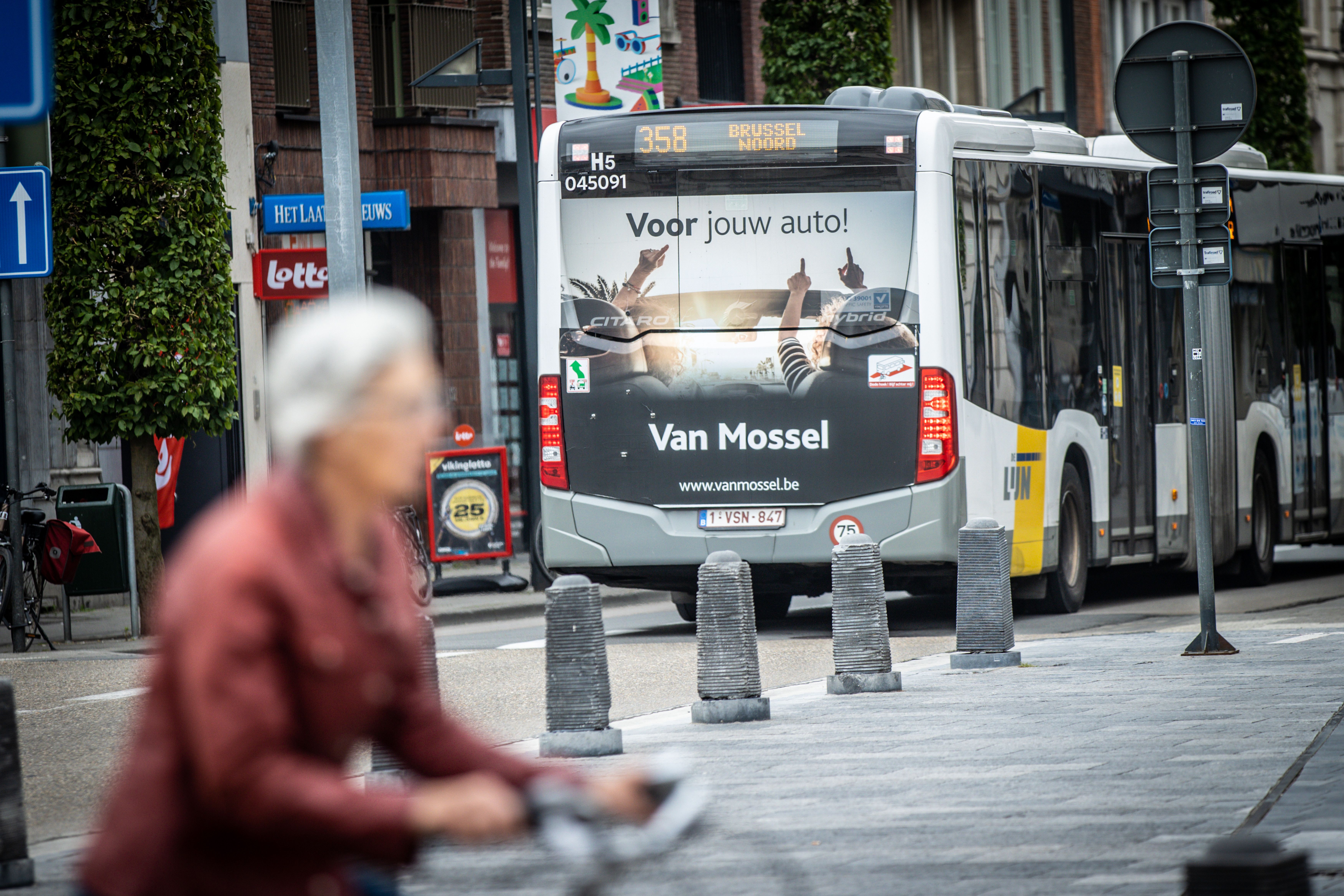 Full back - Van Mossel