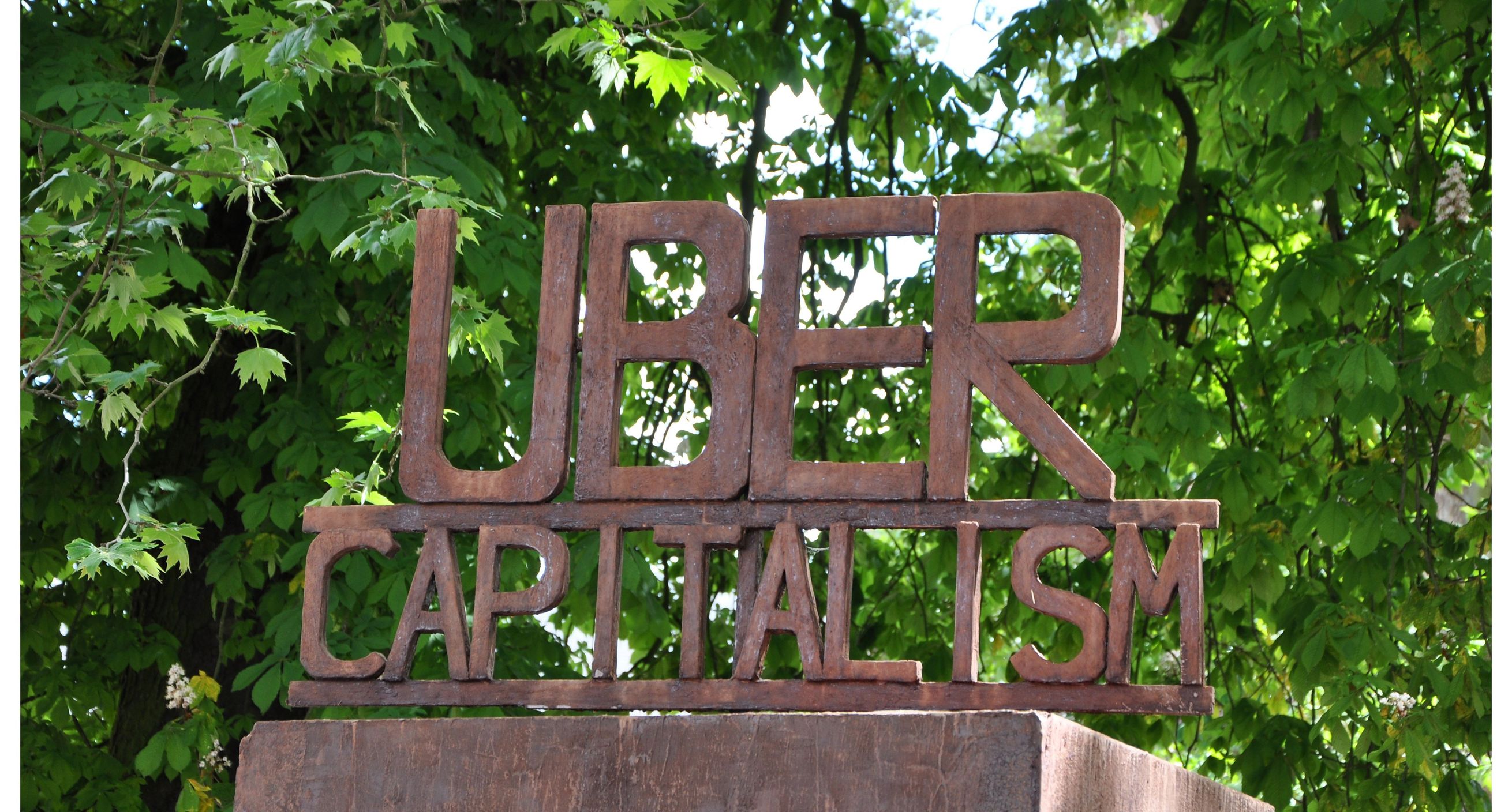 Triennale Brugge 2015 Rainer Ganahl Uber Capitalism Sarah Bauwens