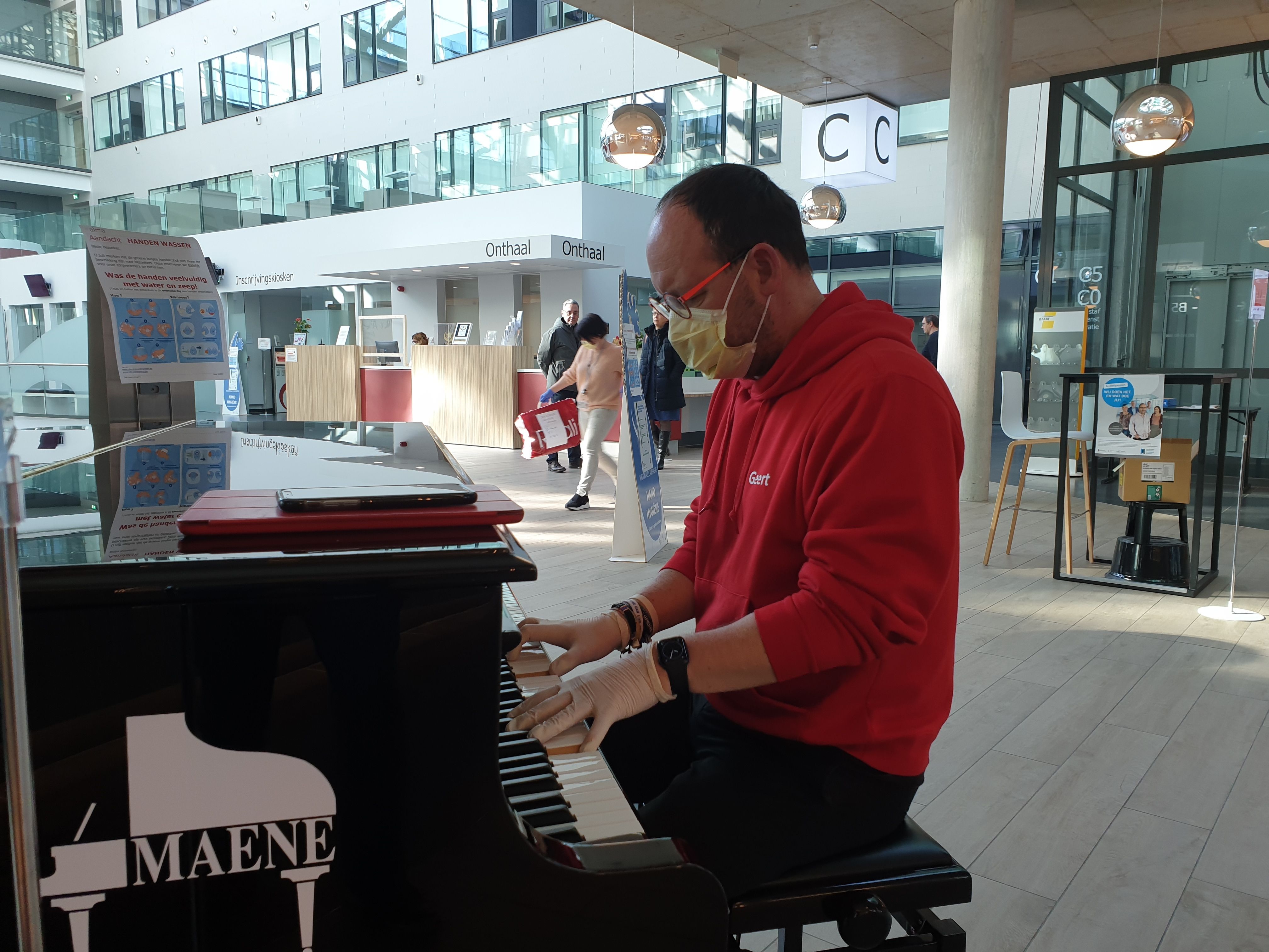 Corona pianoconcertje