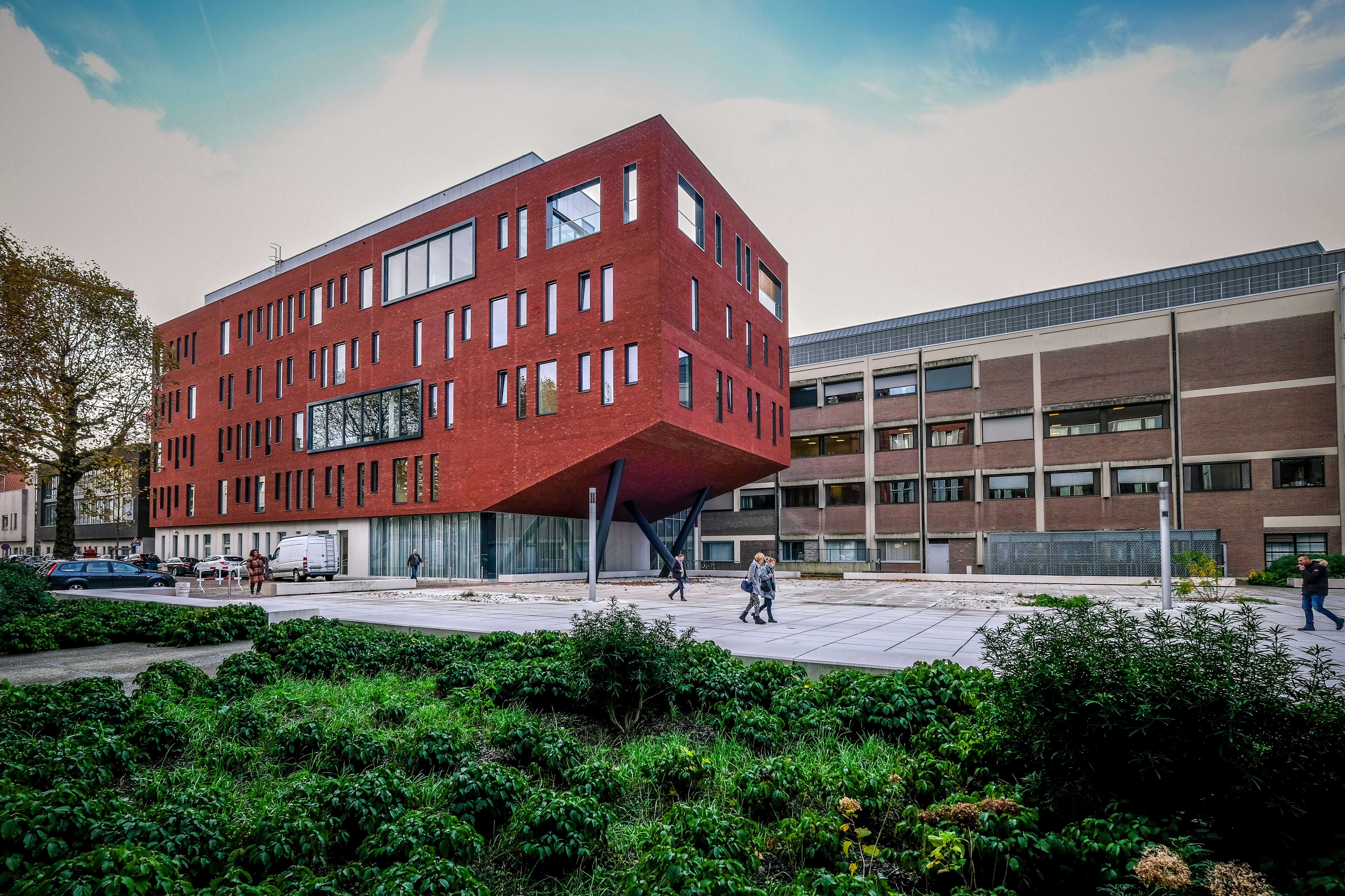 Nieuwbouw wit plein 32055