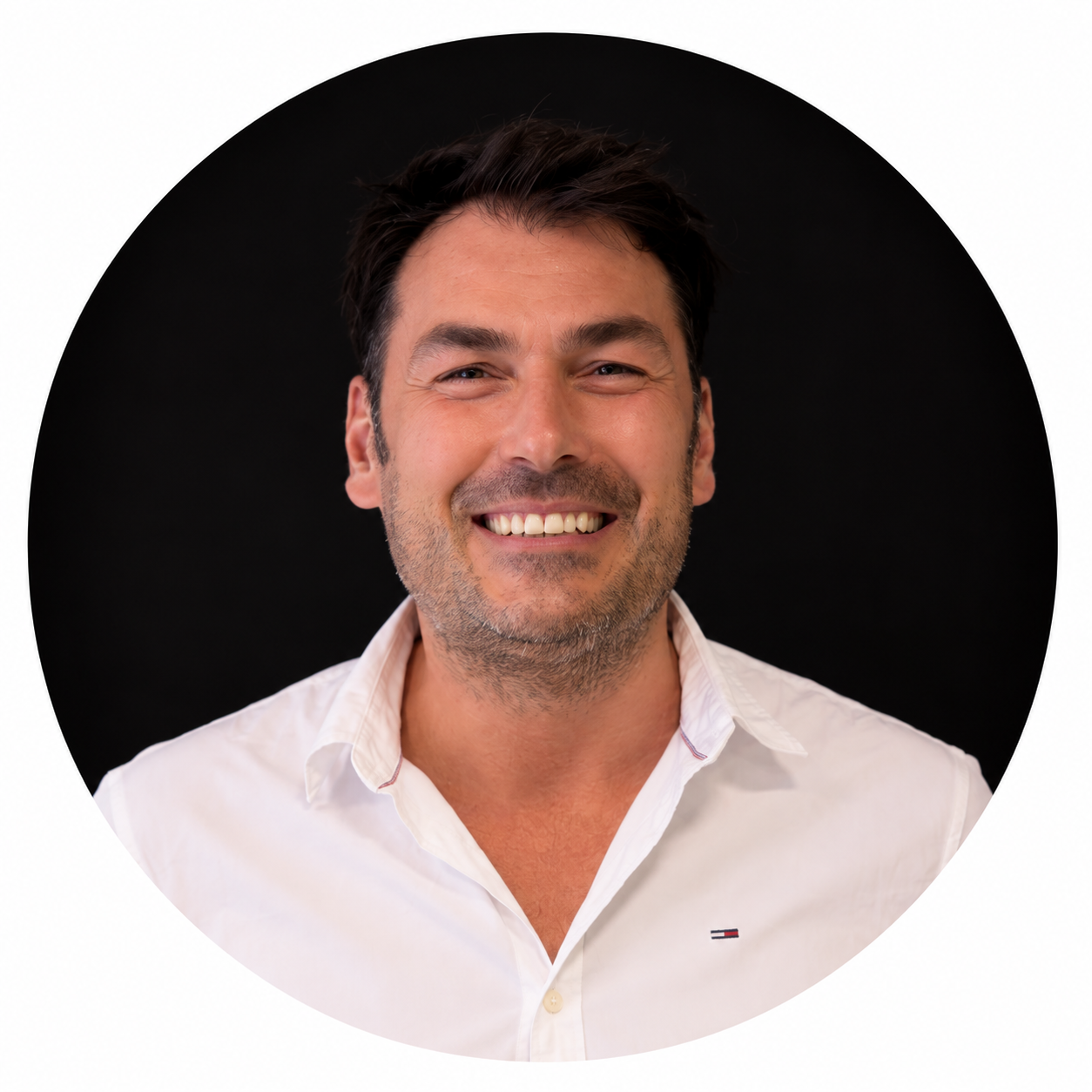 Damien zwarte achtergrond