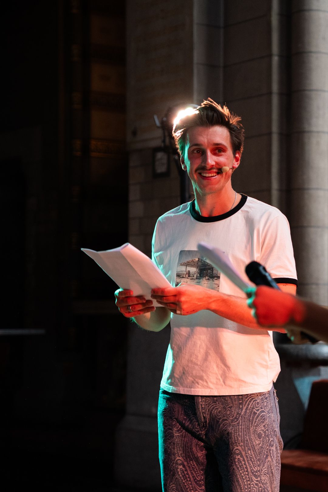 26 08 24 LOUDER TOGETHER VRT VOORLEESSESSIE LUCA DEPUYDT 17