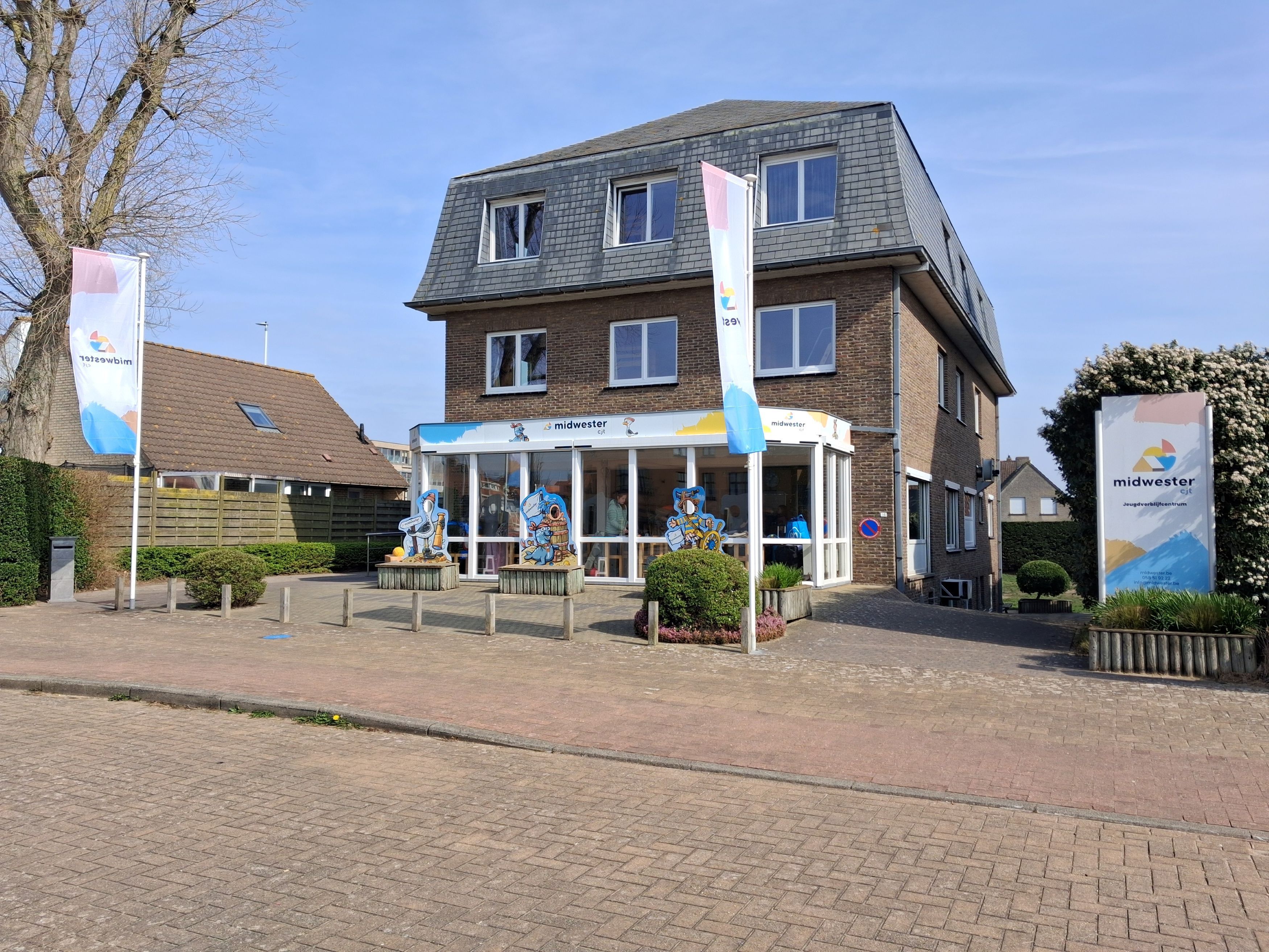 Midwester Koksijde gebouw