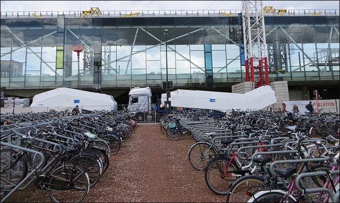 2014_Plaatsen roltrap perron 11 en 12