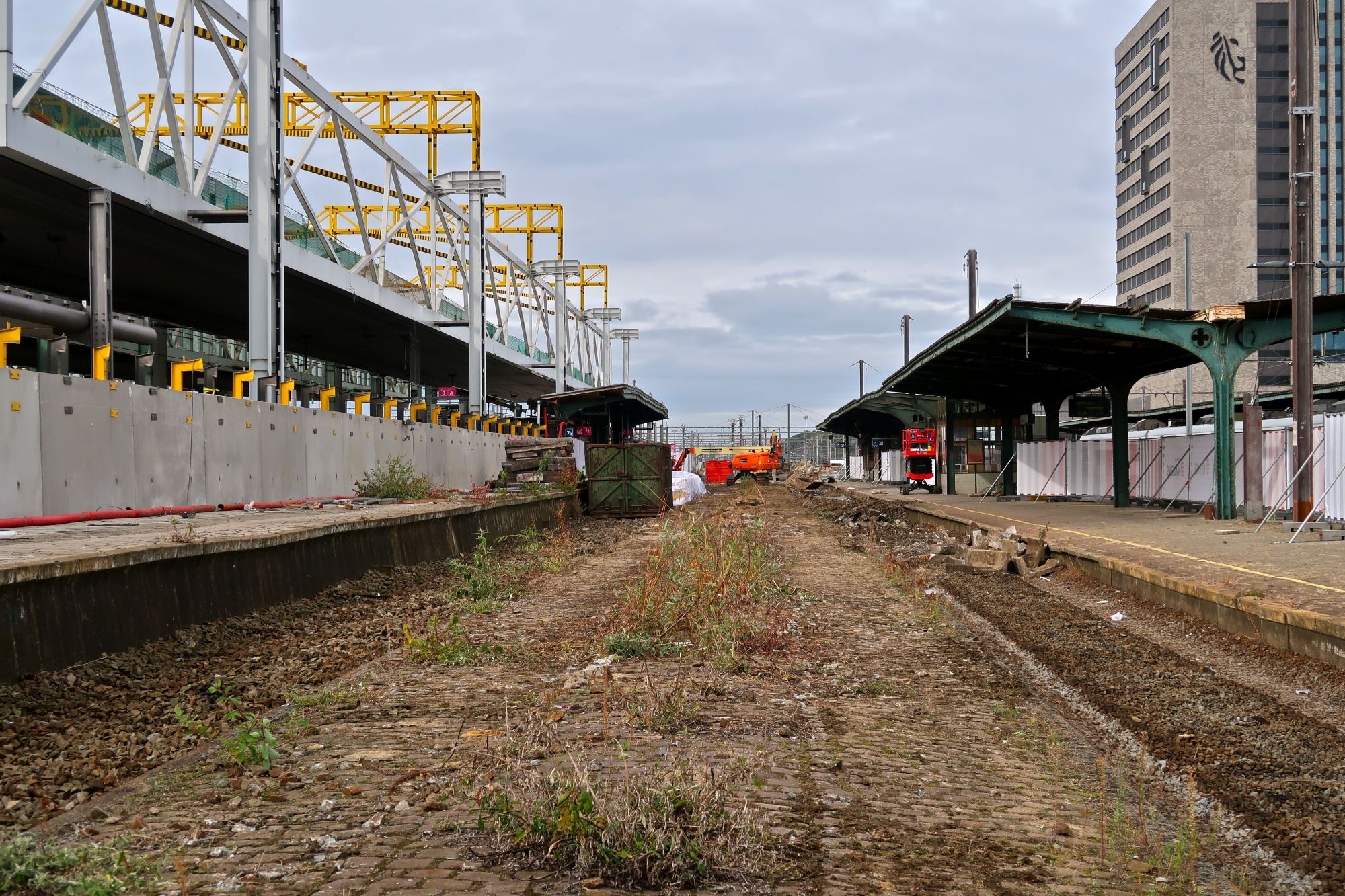 2021_Afbraak sporen en perrons 6-7