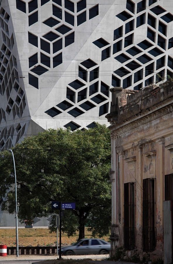 Conferentie / Around the City as a Whole: Contradictions / Fragments / Disjunctions - Modern and Recent Argentinean Architecture