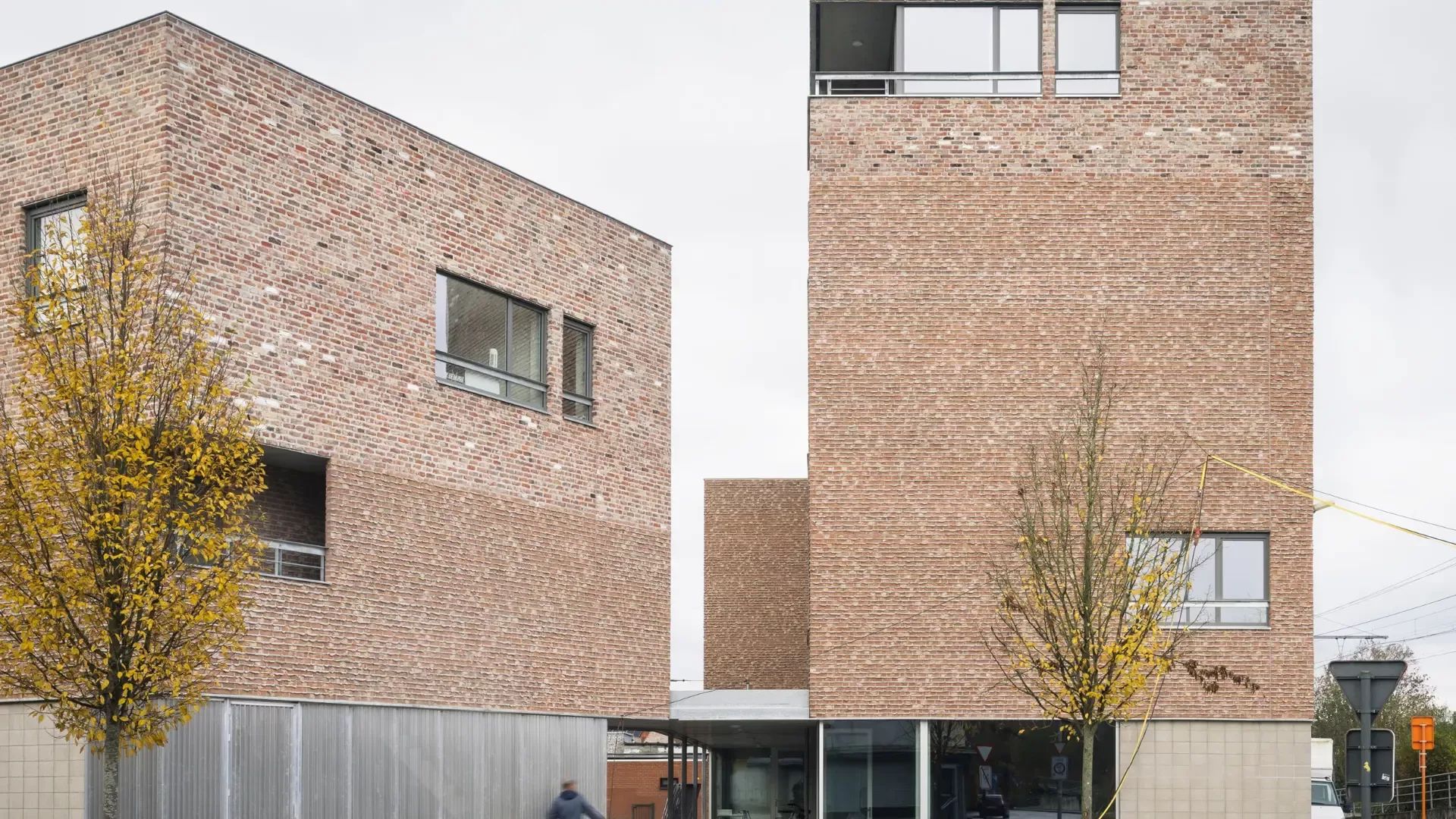 MAKER Architecten YIMBY ('Yes In MY BackYard'), Kortrijk © Stijn Bollaert